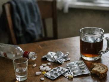 Zatrucie alkoholowe – objawy, pierwsza pomoc i leczenie